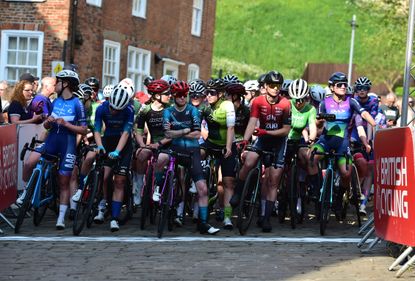 Women's teams line up ahead of the Rapha Lincoln GP