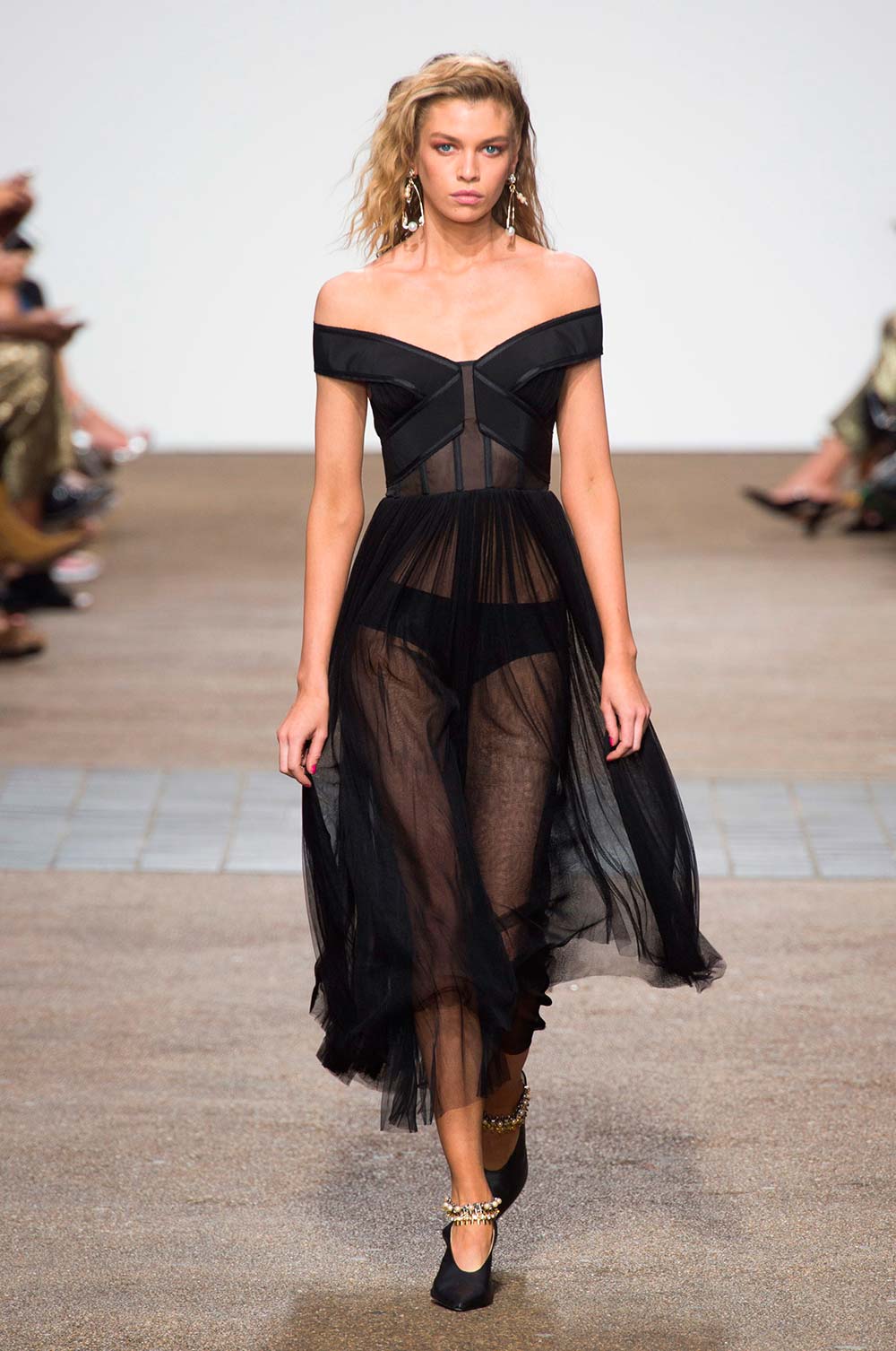 Topshop-Unique-Spring-summer-2017-LFW-37