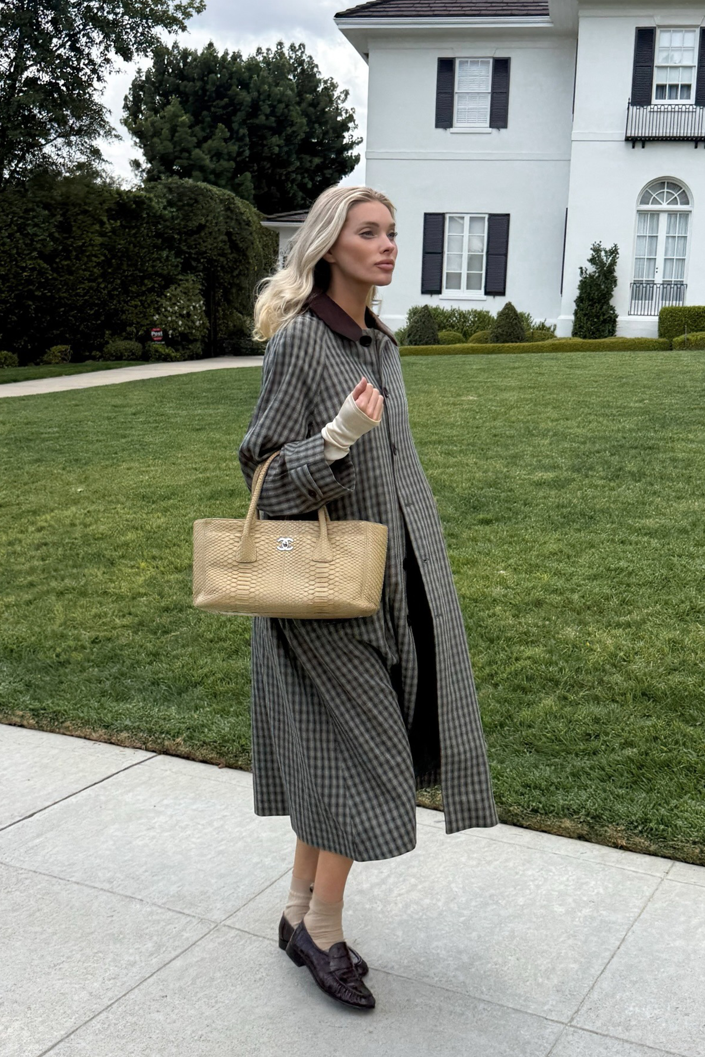 Celebrity wearing a bag