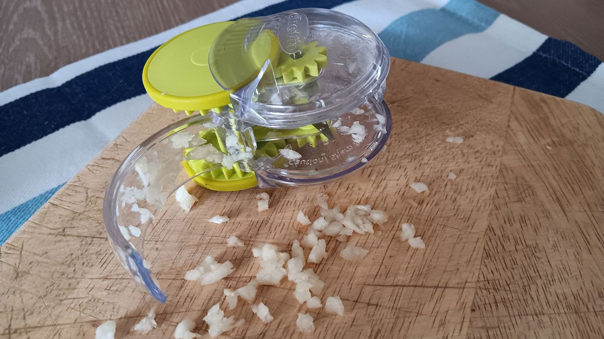 Minced garlic in Garlic Zoom