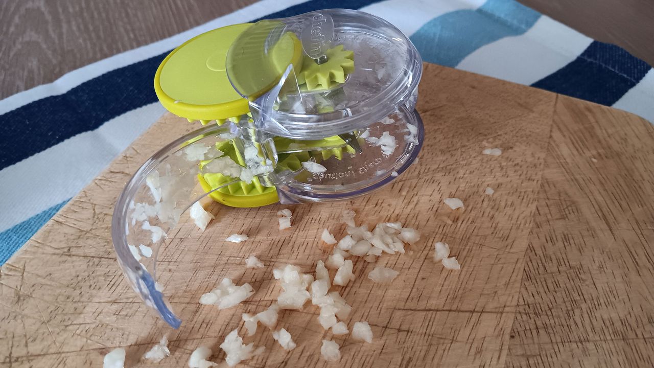 Minced garlic in Garlic Zoom