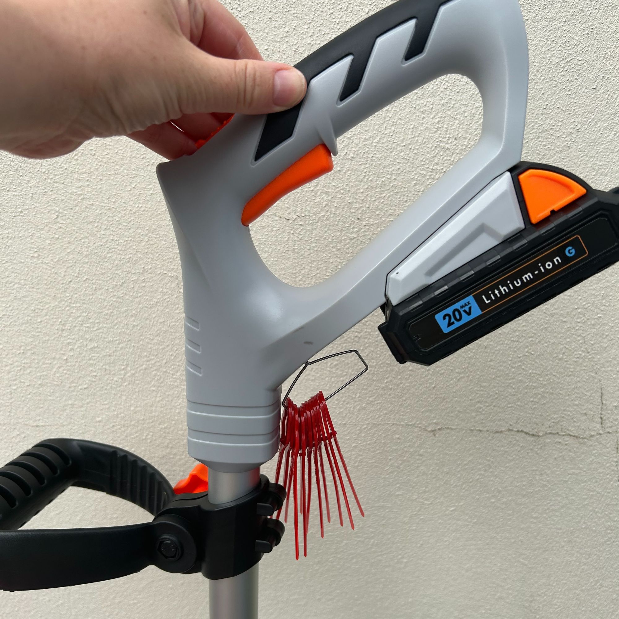 VonHaus G-Series Cordless Grass Trimmer - on board spool storage, hanging