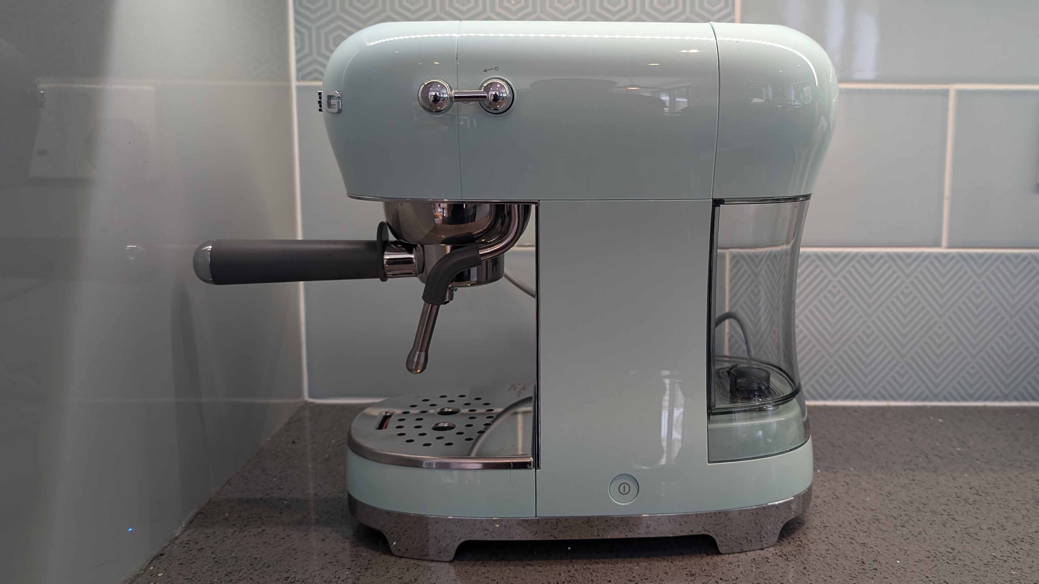 Smeg ECF02 Espresso Machine review