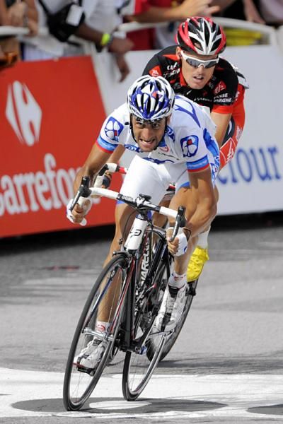 Sandy Casar (Fran&ccedil;aise des Jeux) rounds the final bend in the lead to take stage honours.