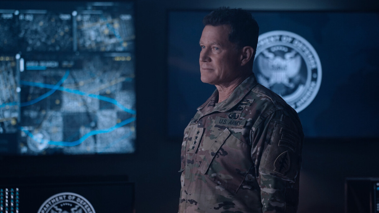 Dylan Walsh como el general Sam Lane en la tercera temporada de Superman & Lois