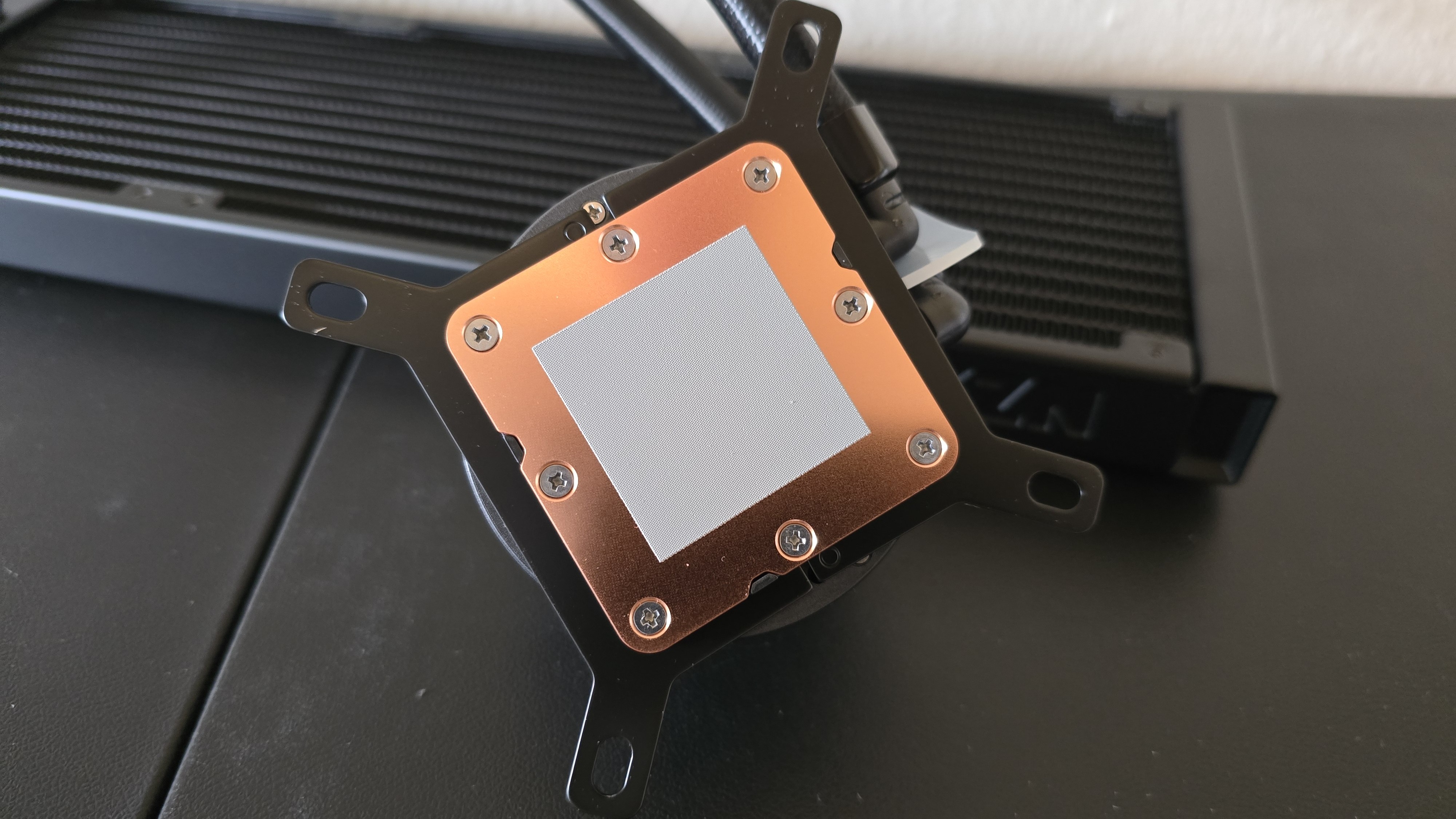 NZXT Kraken Plus 360 RGB