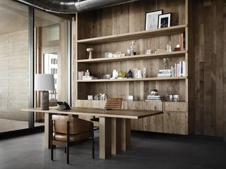 Miami office by Clive Lonstein desk