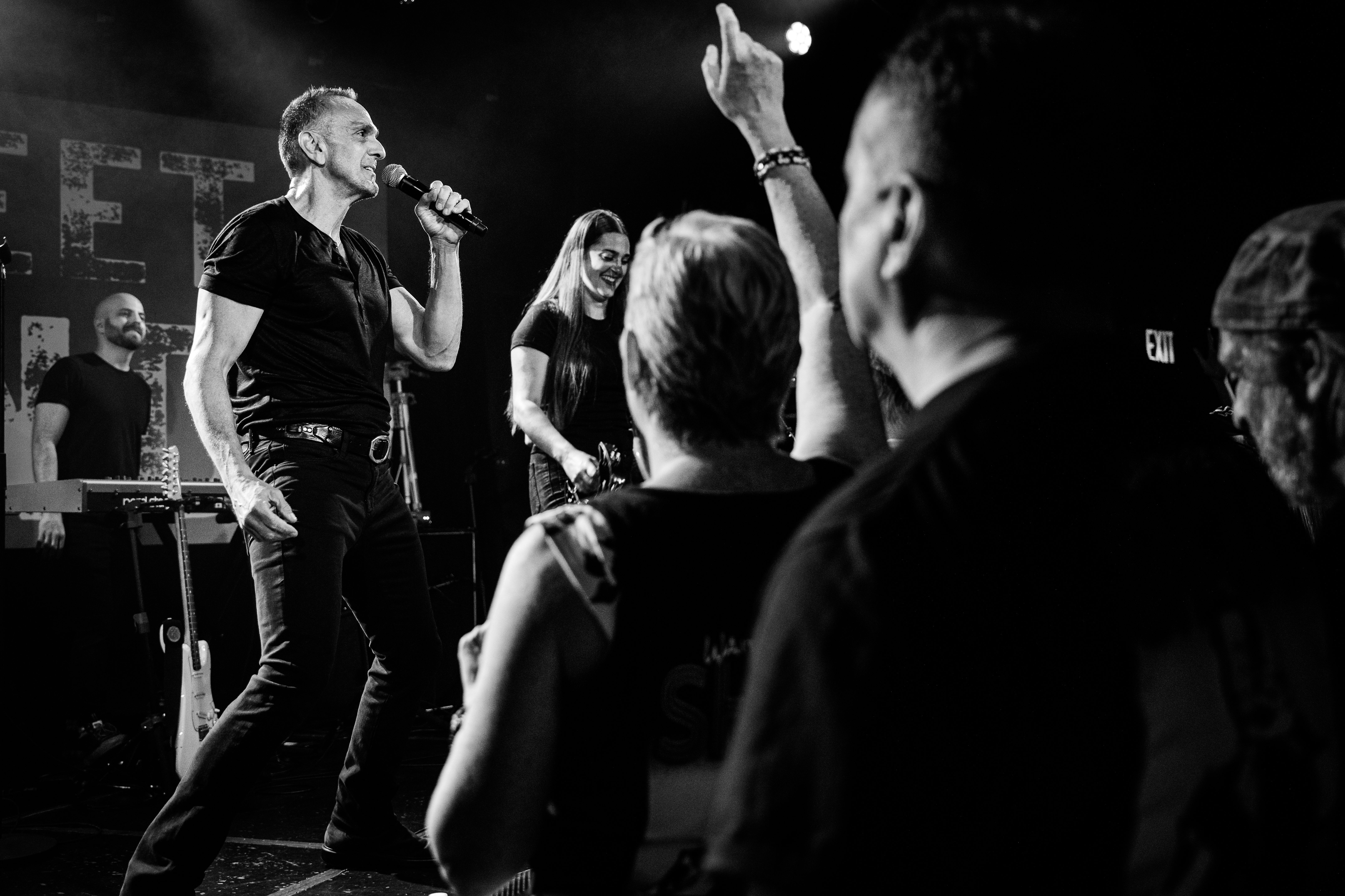 Hank Azaria performing live with the EZ Street Band