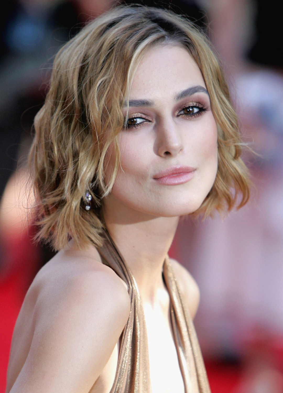 Keira Knightley arrives for the European Premiere of 'Pirates Of The Caribbean: Dead Man's Chest' at the Odeon Leicester Square on July 3, 2006 in London, England