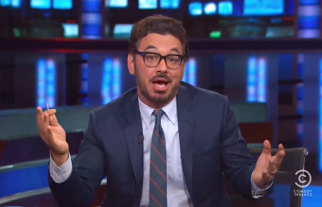 Al Madrigal sings the praises of &amp;quot;El Jebe&amp;quot;