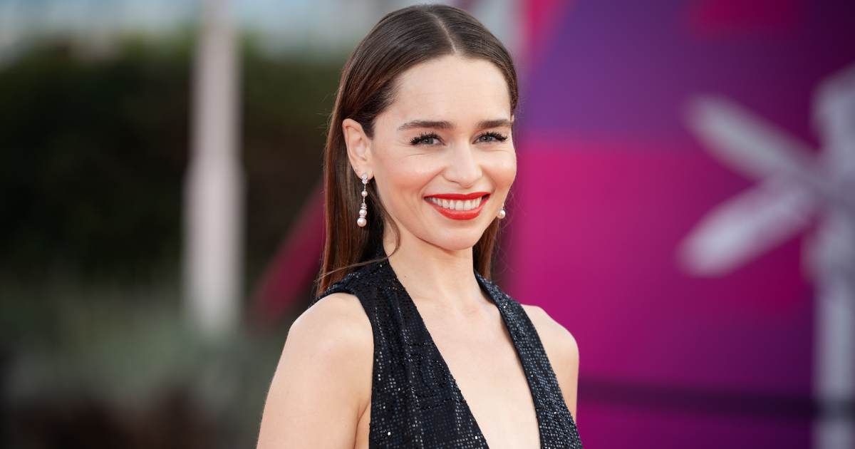 Pourquoi Emilia Clarke dit qu'elle "ne peut pas regarder" House of the Dragon