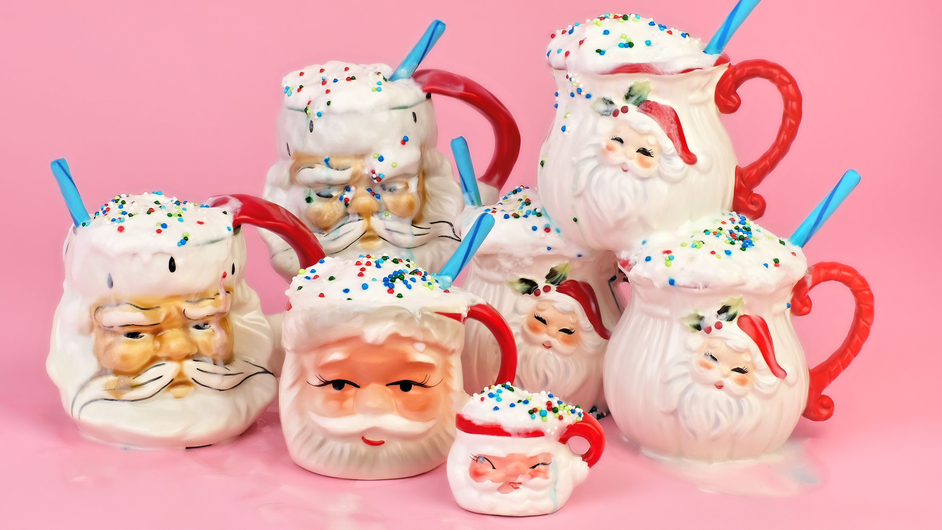 Vintage Santa mugs with cocoa