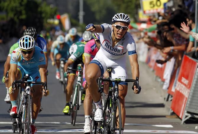 Marcel Kittel (Argos-Shimano) takes the stage win in Izmir