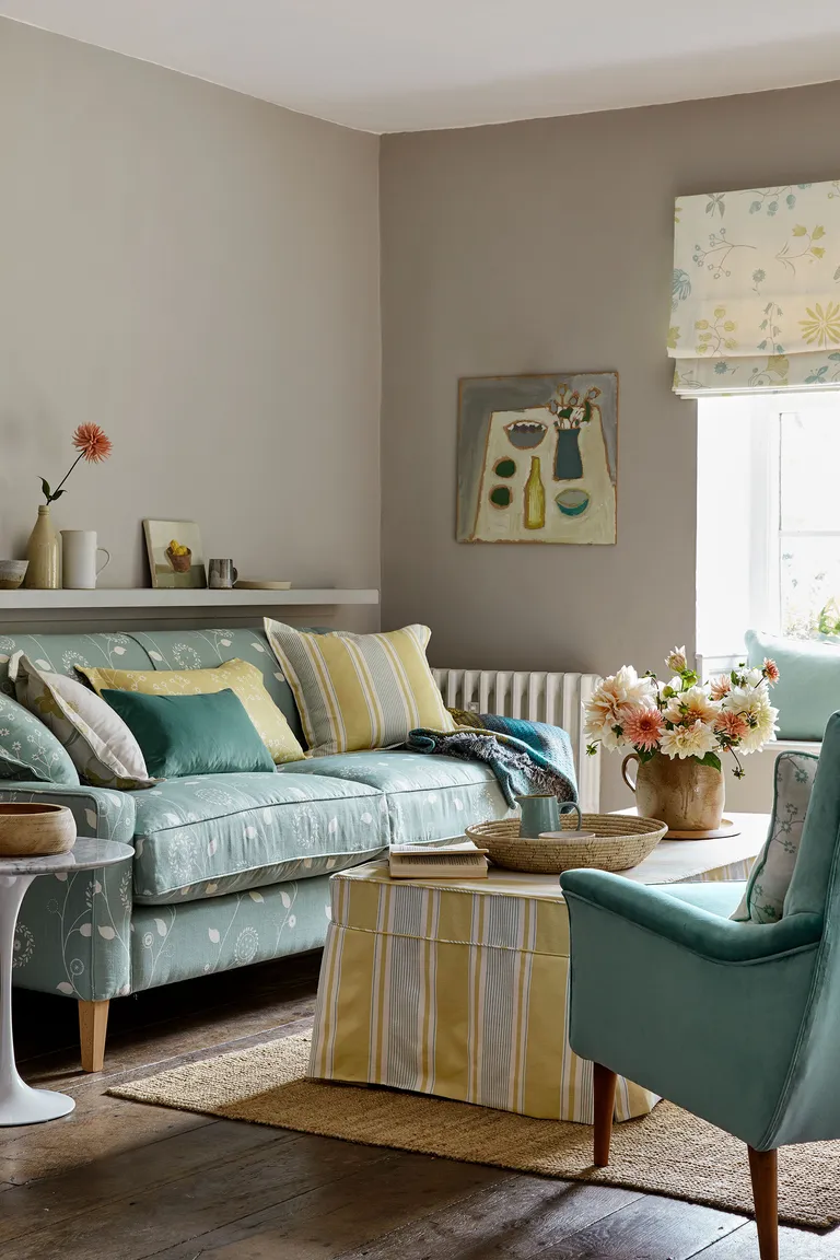 Cottage living room ideas – Vanessa Arbuthnott living room