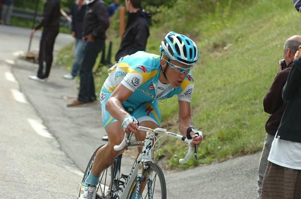 Alexandro Vinokourov (Astana) finishes