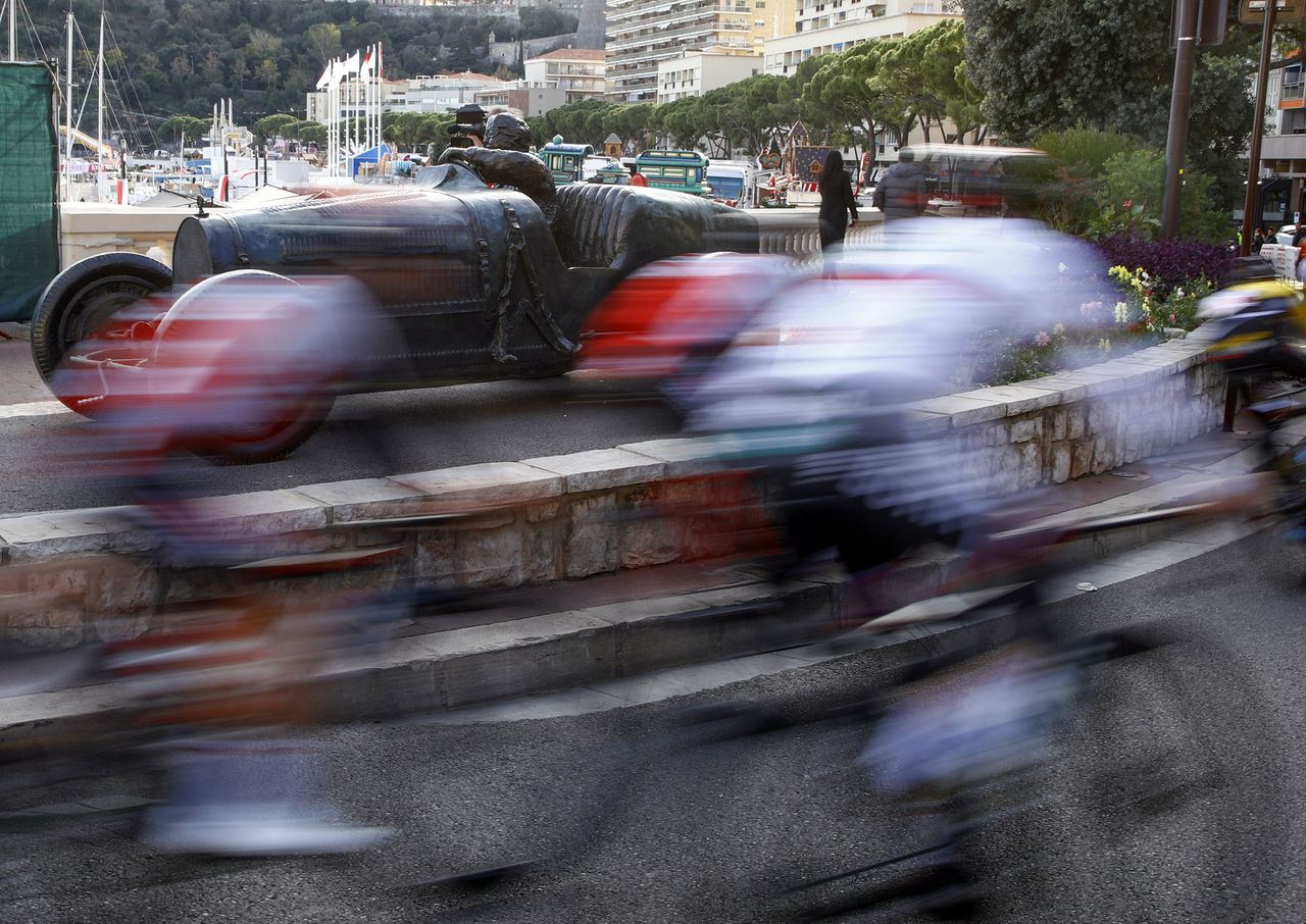 Riders flash past during the BEKING Monaco criterium