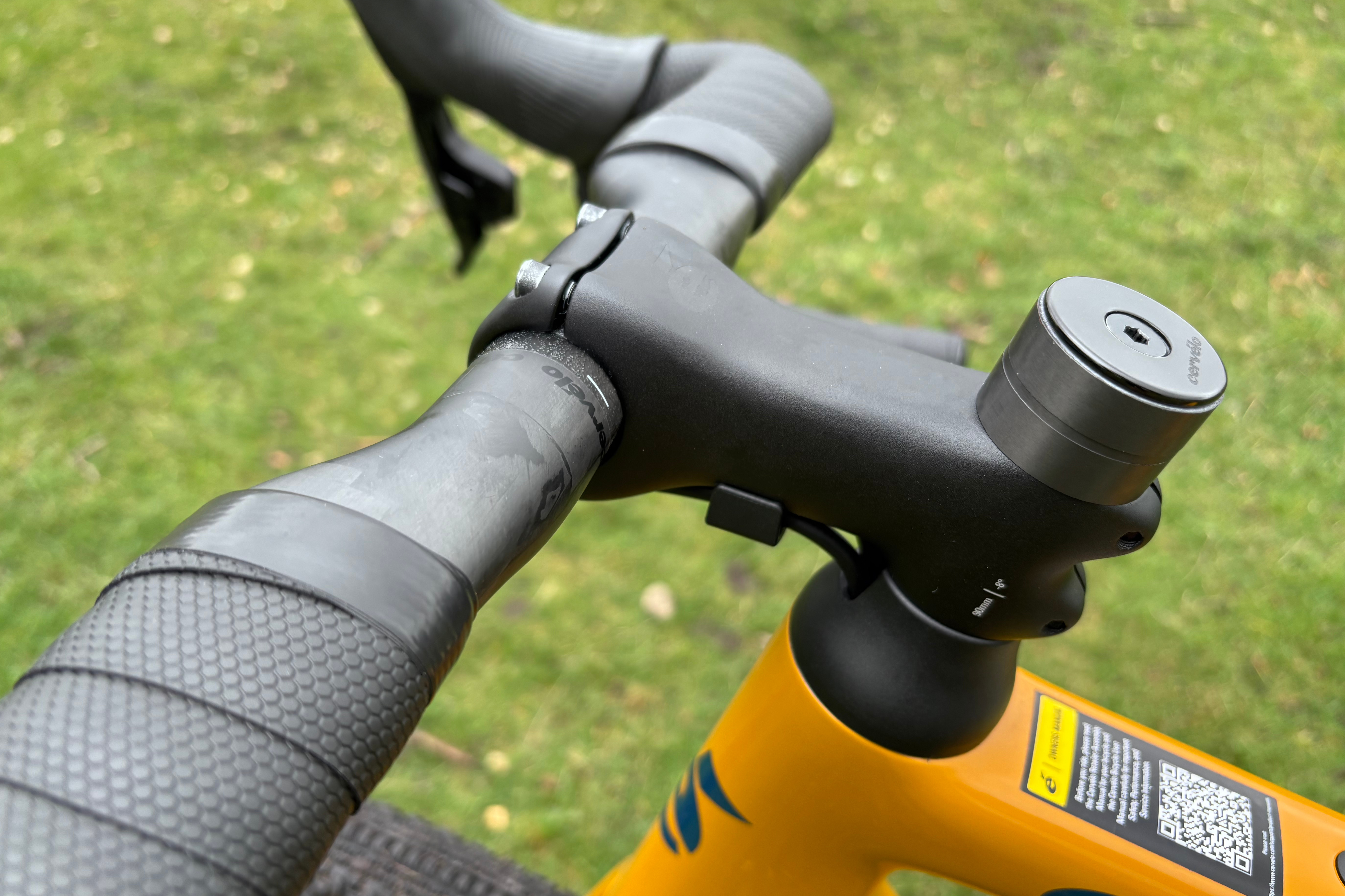 Detail of the Cervelo Aspero bars and stem
