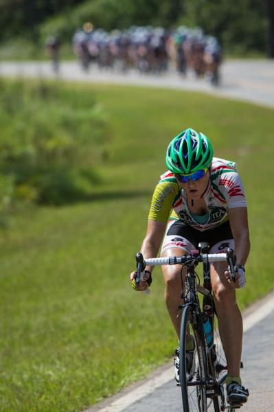 Jamie Bookwalter (Colavita-ESPNW) tries to get away with only a few kilometers to go.
