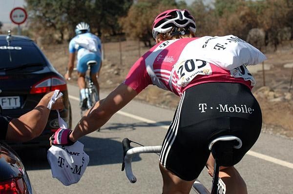 Andr&eacute; Greipel (T-Mobile) goes back to the team car for food