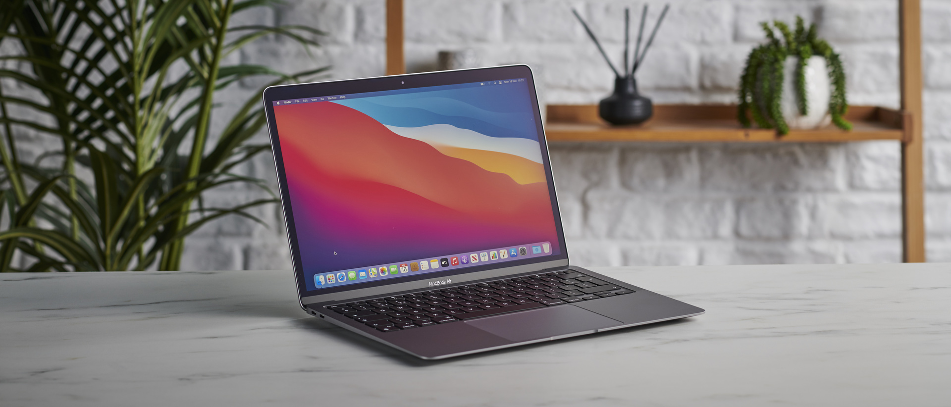 MacBook Air M1(2020) メモリー8GB、ストレージ512GB-