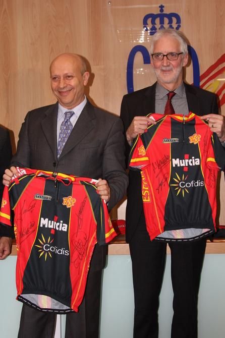 Signed jerseys from the 2013 WorldTour winners
