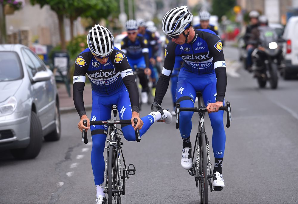 Iljo Keisse takes a look at Julian Alaphilippe's footwear.