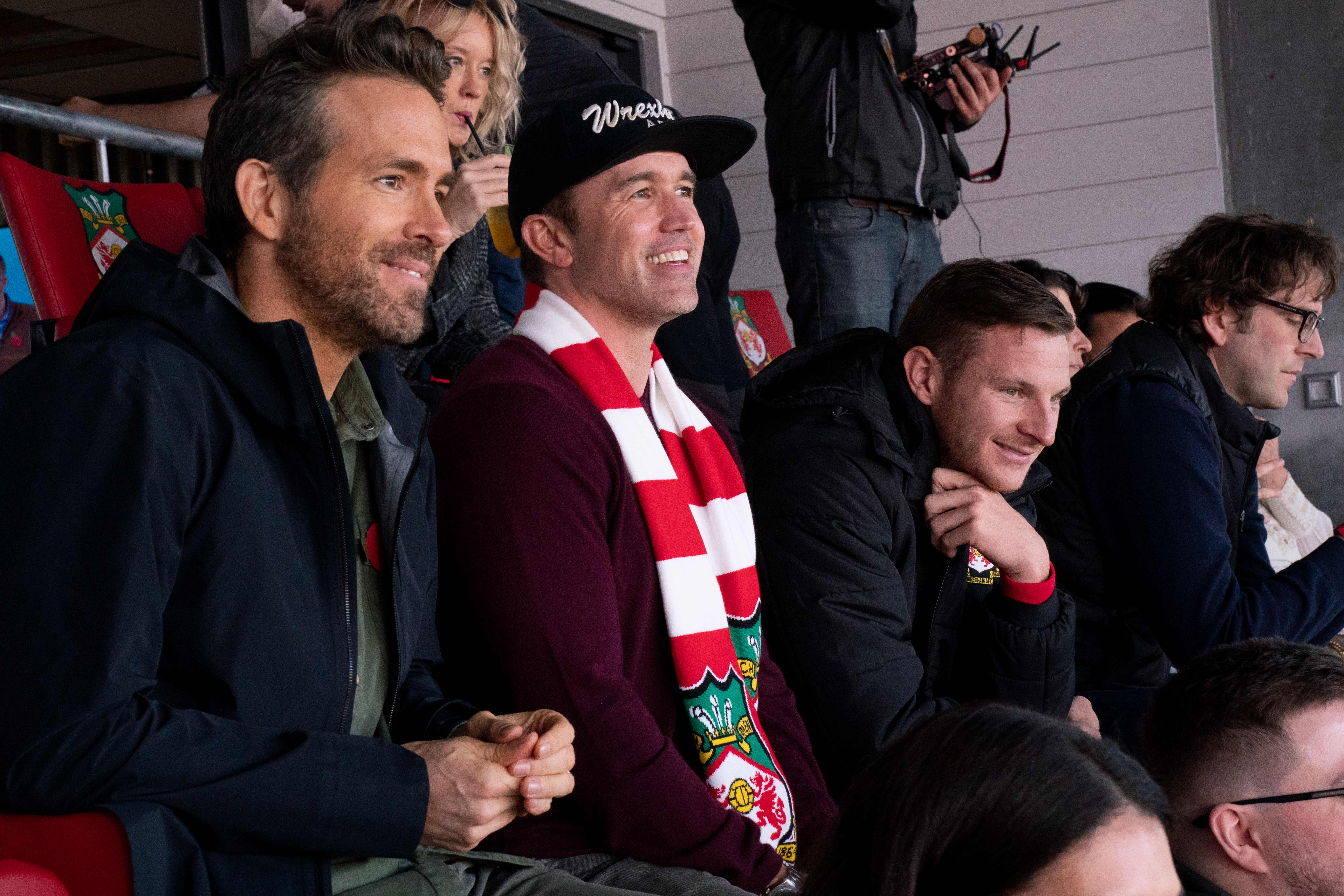 Willkommen in Wrexham – Im Bild: (lr) Ryan Reynolds, Rob McElhenney