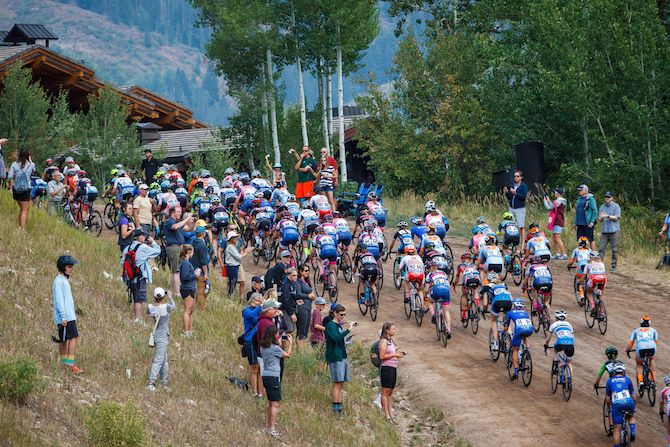The field hits the dirt QOM climb on stage 1 of the 2018 Colorado Classic Women's Race