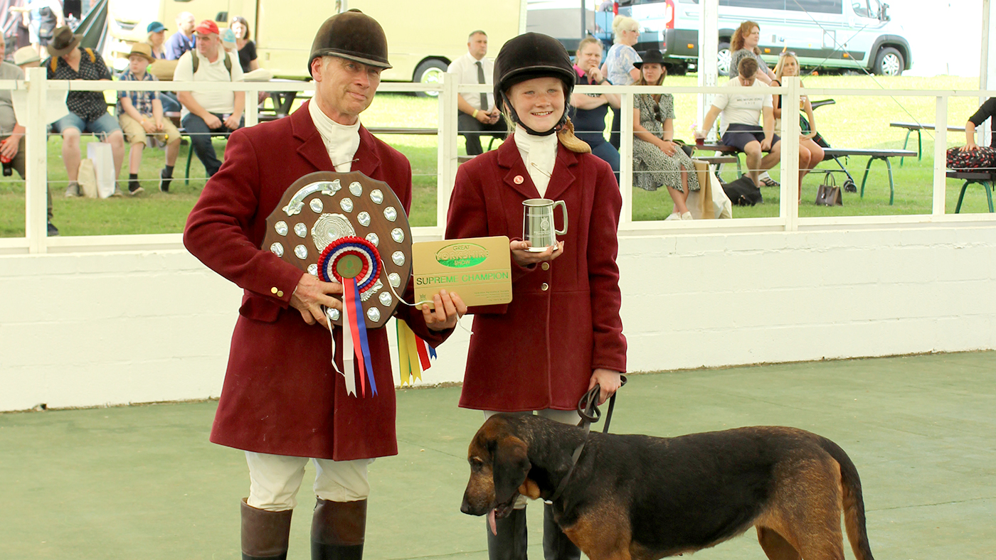 Copy-of-Bloodhound-Champ-by-Amy-van-Oostrum.jpg