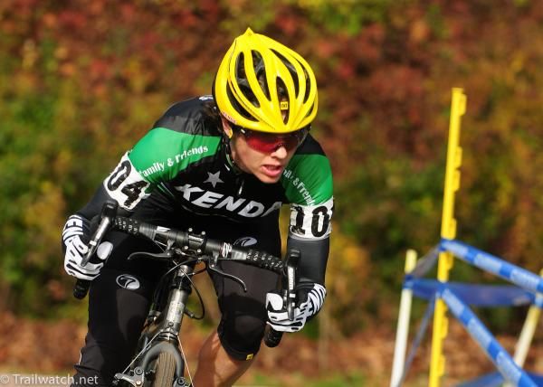 Mary McConneloug (Kenda-Seven-NoTubes) descending on the drops