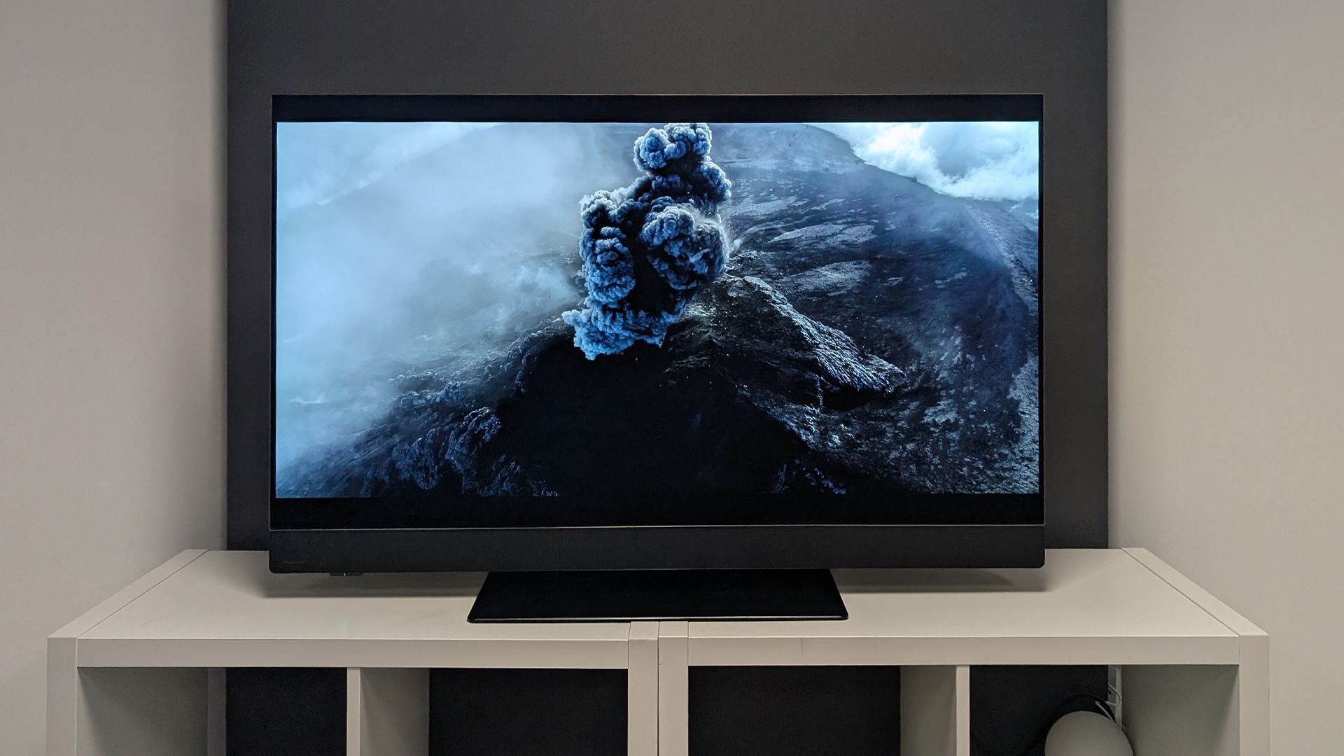 One of the best OLED TVs of 2025 is £400 off right now