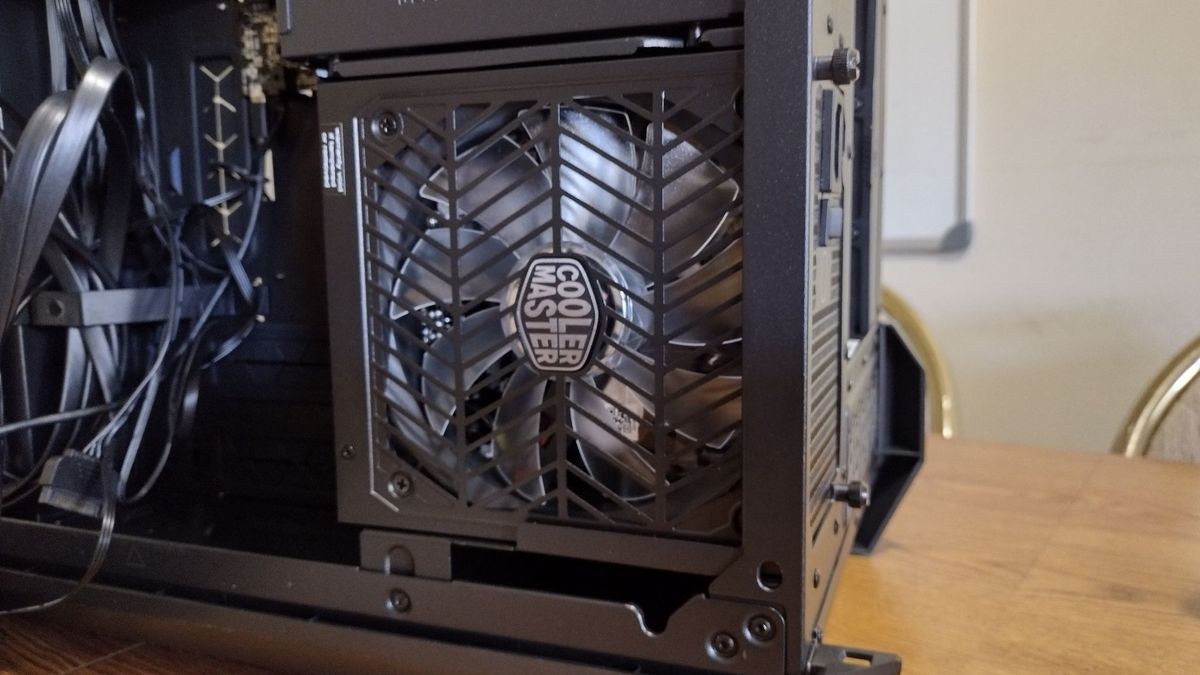 Hands-On: Cooler Master HAF 700 Berserker