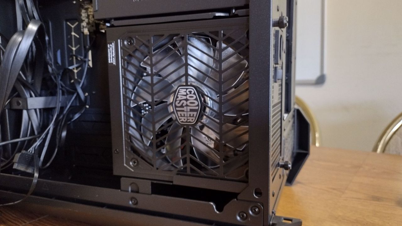 Hands-On: Cooler Master HAF 700 Berserker