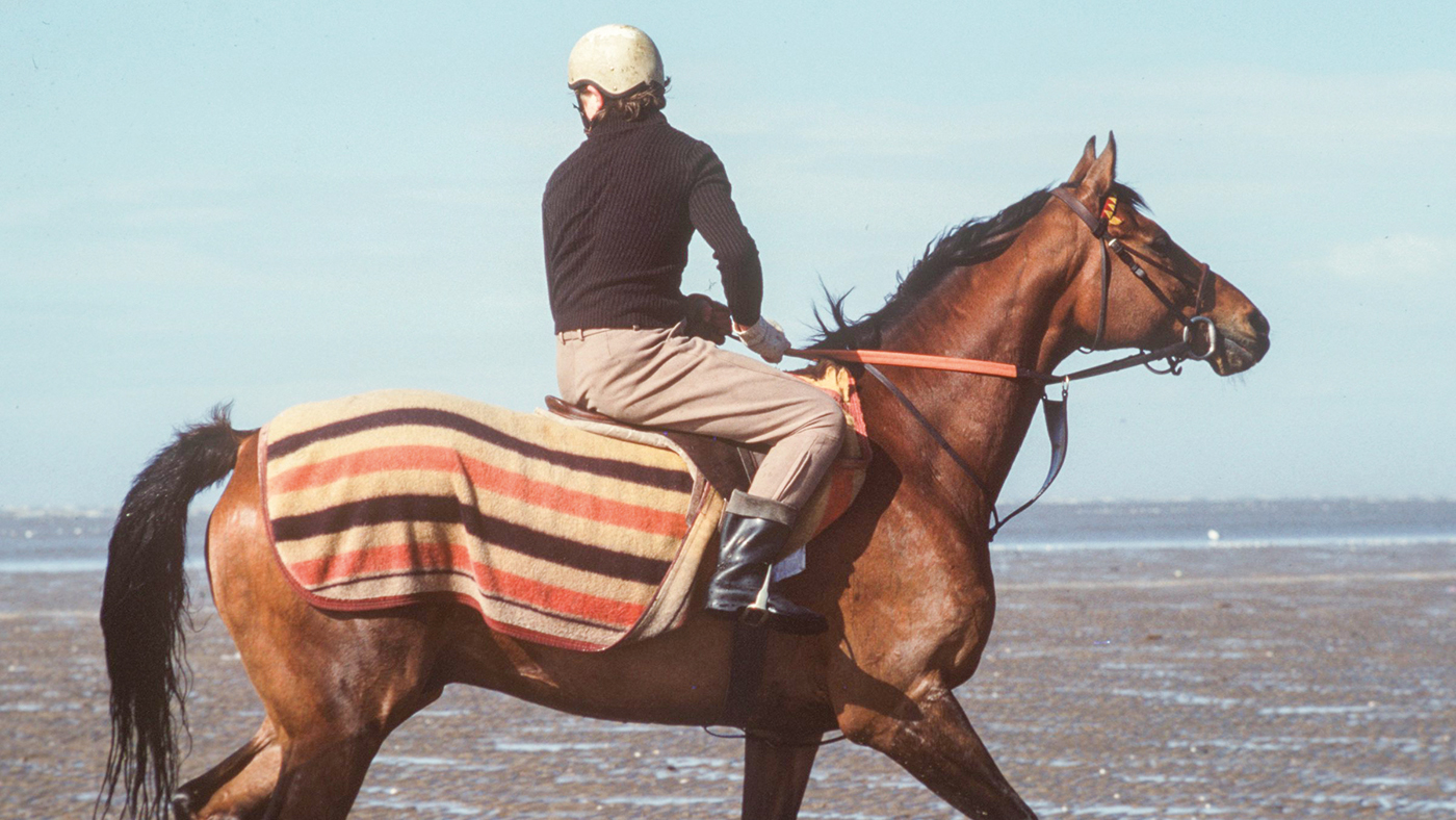 UNDATED: RED RUM TRAINING ON SOUTHPORT SANDS. Mandatory Credit: Allsport UK/ALLSPORT