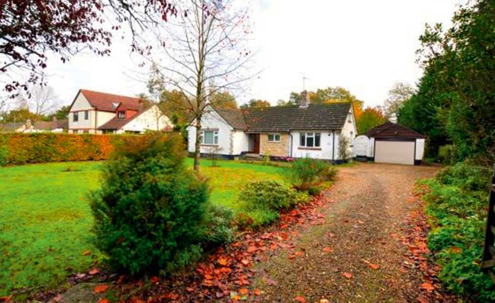 10 Remodelled Bungalows: Amazing Before & After Transformations ...