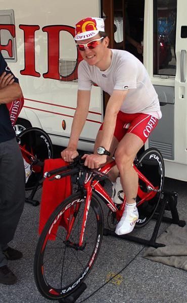 Nick Nuyens (Cofidis) is all smiles as he warms up in the Swiss sunshine.