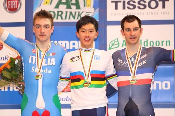 Scratch race podium - Elia Kneisky (Italy), Ho Ting Kwok (Hong Kong) and Morgan Kneisky (France)