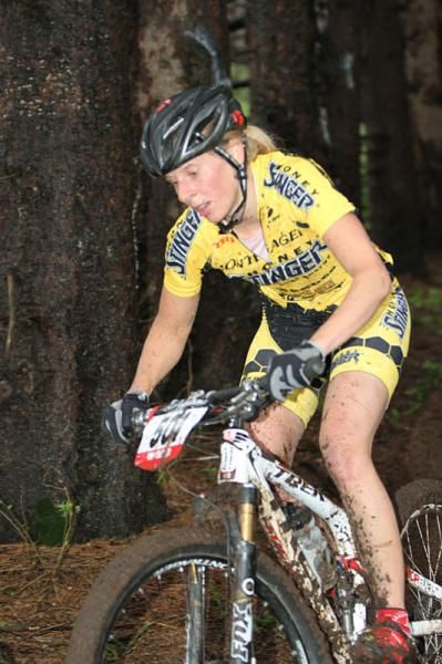 Abby Strigel (HoneyStinger / Bontrager) was untouchable, finishing nearly 4 minutes ahead of the chasing field.