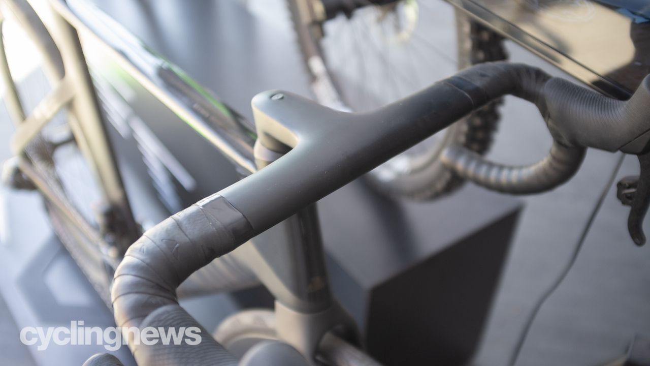 Canyon Aeroroad updated handlebars