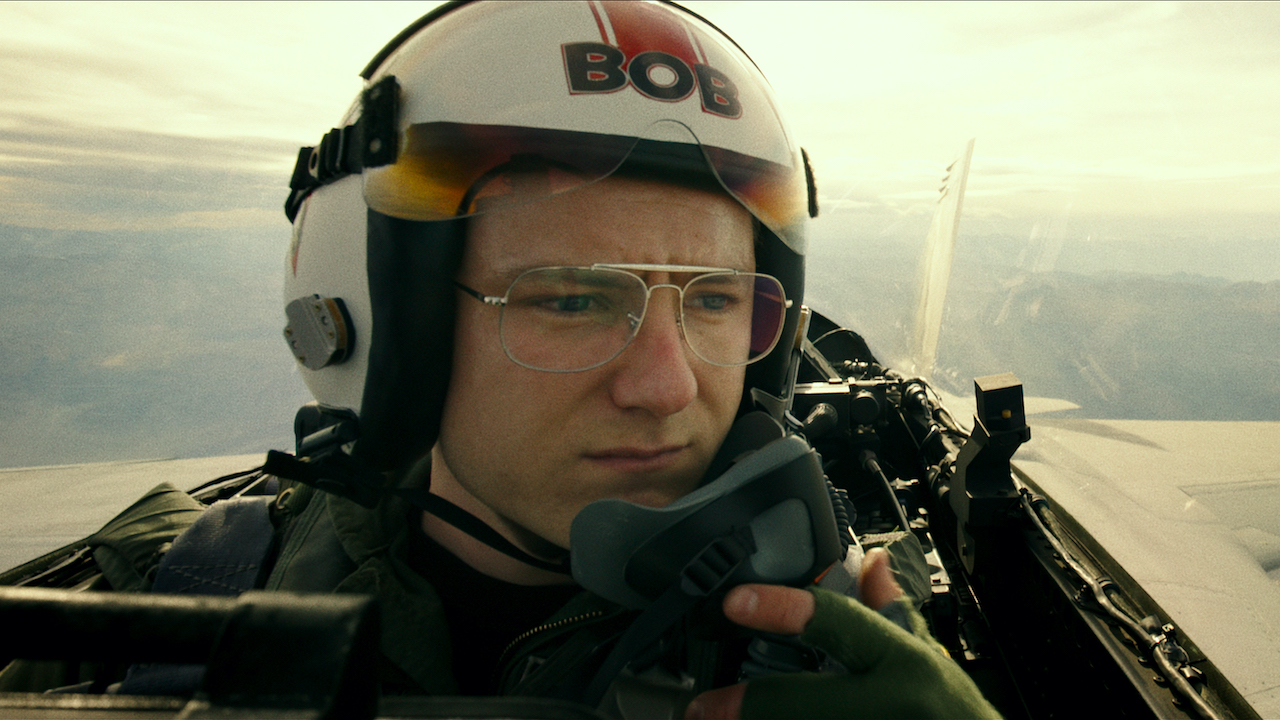 Mientras circulan rumores en torno a Top Gun 3, Lewis Pullman comparte su opinión sobre una posible reunión con Tom Cruise para la película