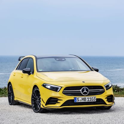 Mercedes-AMG A 35 (W177), Sonnengelb, Kraftstoffverbrauch kombiniert: xxx l/100 km, CO2-Emissionen kombiniert: xxx g/km // Mercedes-AMG A 35 (W177), Sun yellow, Combined fuel consumption: xxx