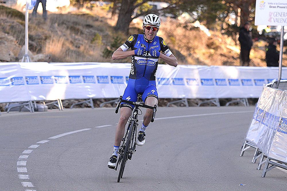 Dan Martin takes the stage 2 victory at Valenciana