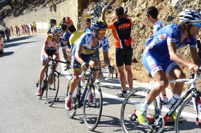 Mountains classification leader Nicolas Roche (Saxo-Tinkoff) would finish 3rd on stage 8 and take over the Vuelta's lead.
