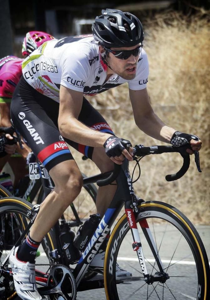 Tom Dumoulin (Giant-Alpecin) digs deep