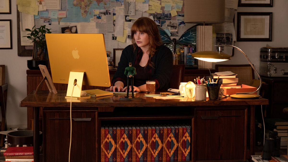 Elly Conway sits at her computer in Apple and Universal&#039;s Argylle movie