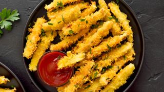 Air fried zucchini chips