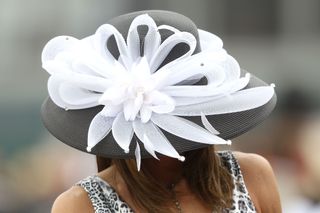 kentucky derby black white hat