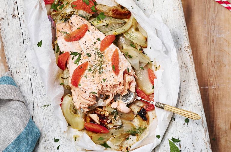 Salmon cooked papillote with fennel and grapefruit