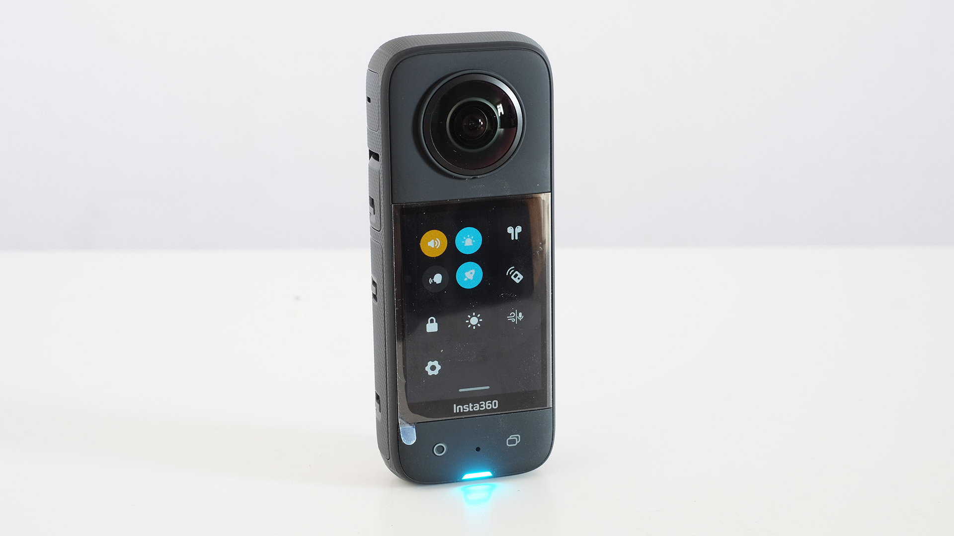Hands On With the Insta360 X3 Dual-Lens Action Cam