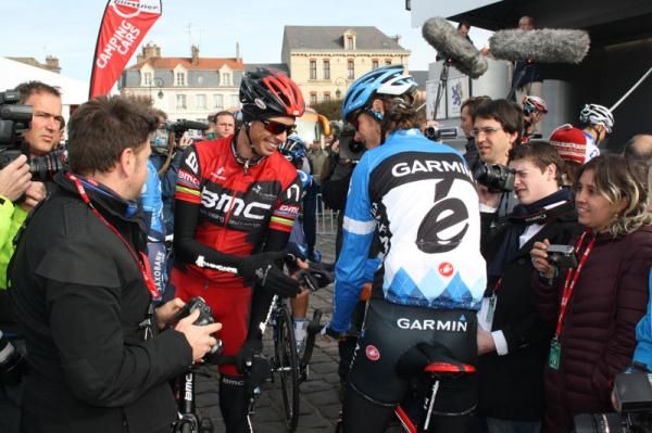 Ballan and Vansummeren shake hands at the start of Paris-Roubaix